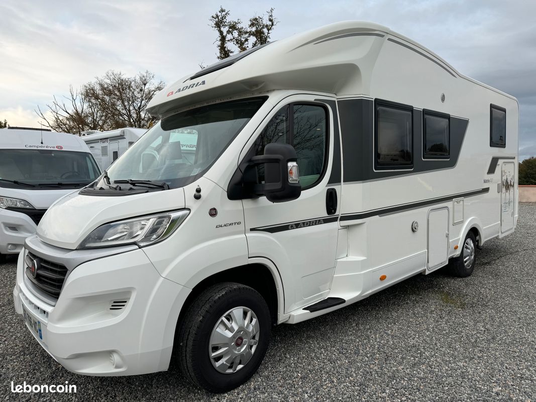 Camping car Adria Matrix Plus 670 DC