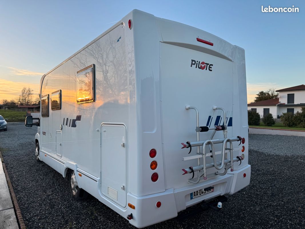 Camping-car occasion Pilote P 730 Référence